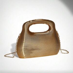 Ribbed Clutch